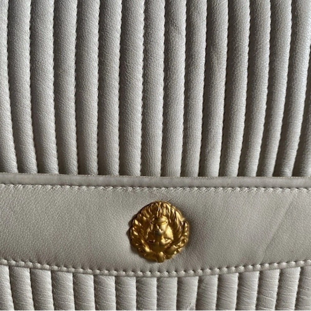 Anne Klein White Quilted Shoulder Bag with Gold Chain - Picture 4 of 7